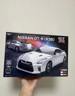 NISSAN GT-R (R35) ラジコンカー　【ホワイト】のサムネイル