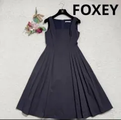 フォクシー ニューヨーク　フレア　ワンピース　プリーツ　Aライン　紺 美品のサムネイル