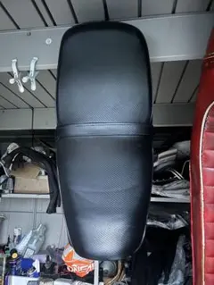T*N様 ゼファー750 純正逆車のシート - メルカリ