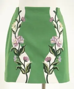 リリーブラウン　刺繍　スカート Mサイズ