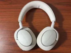 ボーズ ワイヤレスヘッドフォン Bose NC700 ケース付き、白、新品同様