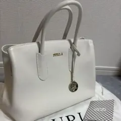 ホワイト ハンドバッグ