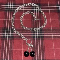 Lolita チェリーのペンダント付きチョーカー