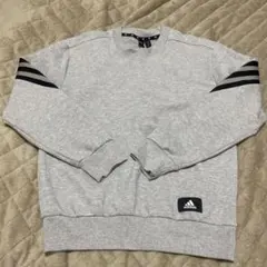 アディダス　トレーナー　Mサイズ