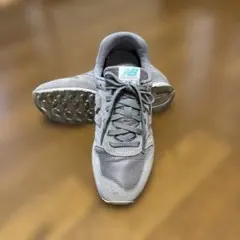 New Balance グレー ランニングシューズ373