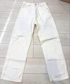 白　ストレートワイドパンツ　Mサイズ