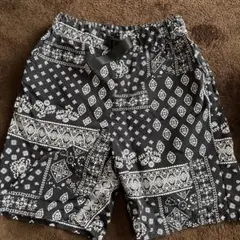 GU バンダナ柄 ハーフパンツ 黒 130