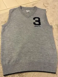 adidas グレー Vネック ベスト Mサイズ