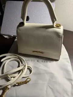 「買得」CHARLES&KEITH 2wayミニ ホワイト ショルダーバッグ