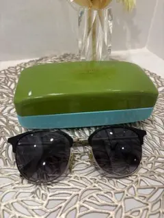 kate spade NEW YORK サングラス ケース付きのサムネイル
