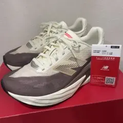 《極美品》New Balance FuelCell Rebel v5 25cm