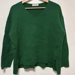 【美品】グリーン 緑 Vネック ニット スリット L シンプル 通勤 通学