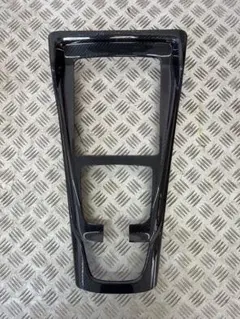現行 ベンツCLA 35 45 前期 ドライカーボン製 コンソールパネルのサムネイル