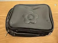 MARY QUANT 黒いフラワー柄ポーチ