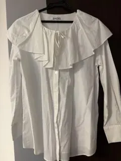SNIDEL フリル付きホワイトブラウス