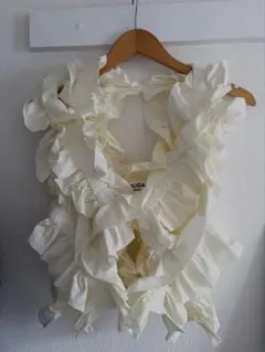 HOUGA 】kiki frill vest #white - メルカリ