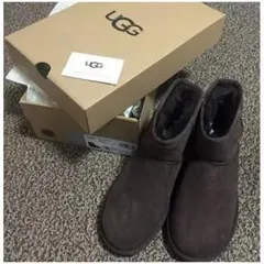 新品未使用UGG　クラシック　ミニ2　ムートンブーツ チョコレート