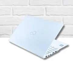 超薄型 超軽量コンパクト 第8世代 SSD256GB 8GBノートパソコン 白のサムネイル