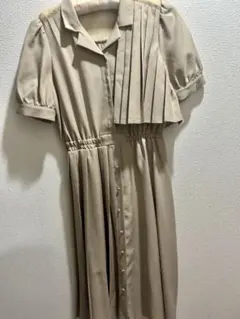 axes femme ベージュ トレンチ風 ワンピース