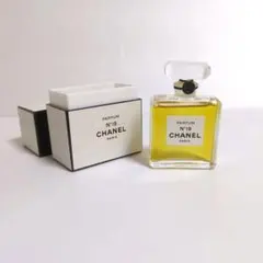 シャネルN°19 パルファム　14ml 未使用品