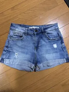 Bershka デニムショートパンツ 34EU