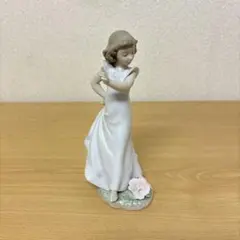 Lladro 少女像 ホワイト Lladro 少女像 ホワイト - メルカリ