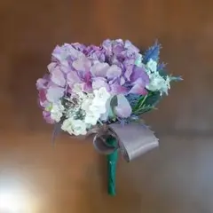 紫と白の花束ブローチ　コサージュ