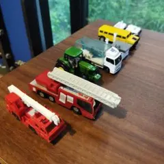 トミカ　TOMICA ミニカーセット7台