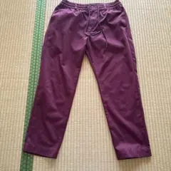 バーガンディ チノパン