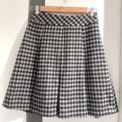 極美品 UNTITLED フレアスカート グレーとホワイト ハウンドトゥース柄