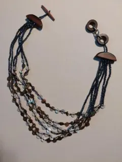 ビーズ+シェル、木製パーツの綺麗なネックレス