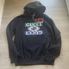 【新品未使用】GUCCI ブラック　プルオーバーパーカー　795557XJGQPのサムネイル