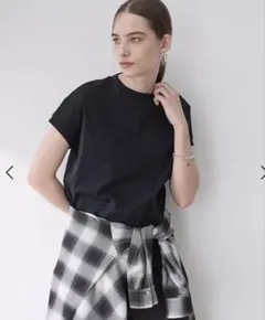 フレンチスリーブ　トップス