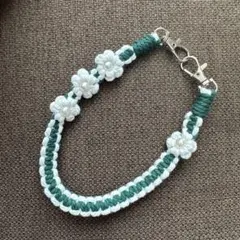 マクラメ　ハンドストラップ