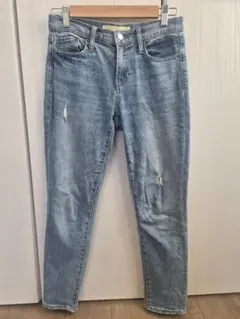 Item thumbnail for item d9bcd3ea-3910-4374-9976-2382af4c11c8