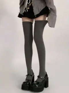 SHEIN シンプルカラーニーハイソックス グレー 2点セットのサムネイル