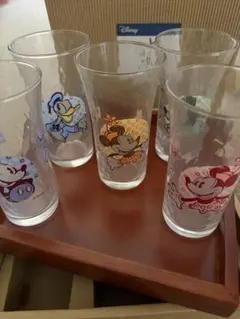 ★ディズニー★ キャラクターグラス 5個セット　木製トレイ付き