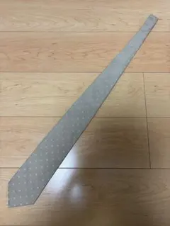 GUCCI ベージュ ネクタイ　ブランド　高級　シルク