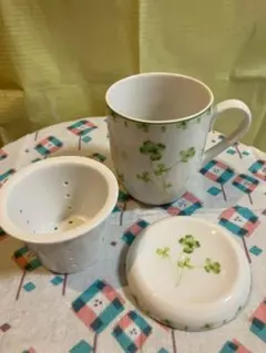 きょほう様専用　　　クローバー柄 ティーポット 陶器製 蓋・茶こし付き