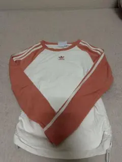 adidas 長袖Tシャツ