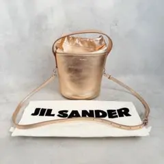 Item thumbnail for item eed6c754-56d6-4ebb-a8ac-70e4ab756e1e