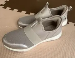 MICHEL KLEIN ベージュスニーカーのサムネイル