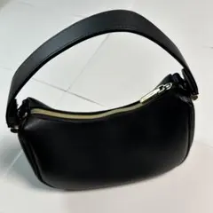 新品未使用　黒 合成皮革 ハンドバッグ ゴールドファスナー