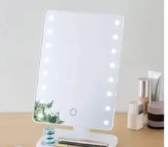 ニトリ LED 卓上ミラー トレイ付き　 すごく照らされます！！のサムネイル