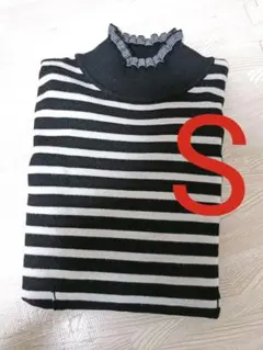 お値下げしました【美品】ジーユーフリルネックセーター