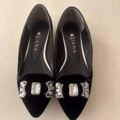 ビジュー パンプス