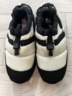 THE NORTH FACE ヌプシトラクションライトモック ホワイト/ブラック