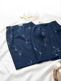 【美品】AKRIS ꕤアクリス ꕤタイトスカート ブラック 花柄【高級】のサムネイル
