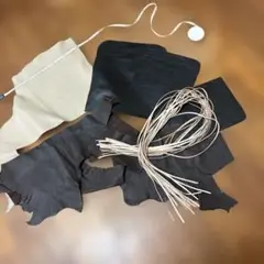 レザー素材セット 黒 ベージュ 革ひも付き