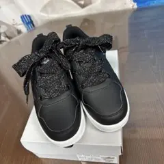 MK MICHAEL KLEINスニーカー ブラック ラメ紐のサムネイル